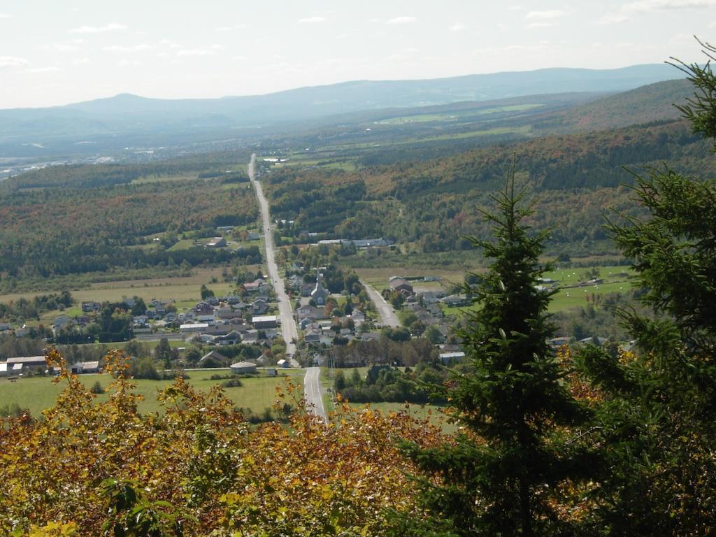 Le Gite Ambrelane Thetford Mines Exteriör bild