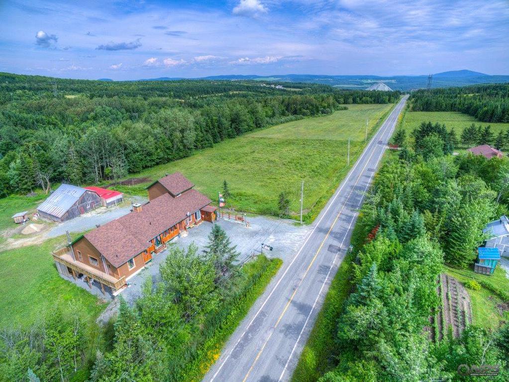 Le Gite Ambrelane Thetford Mines Exteriör bild