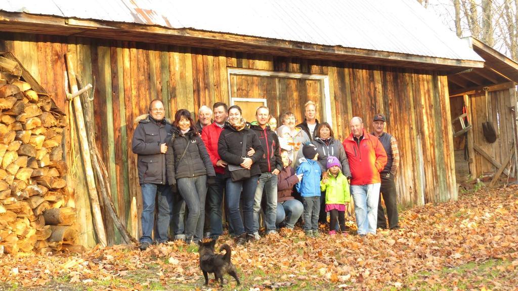 Le Gite Ambrelane Thetford Mines Exteriör bild